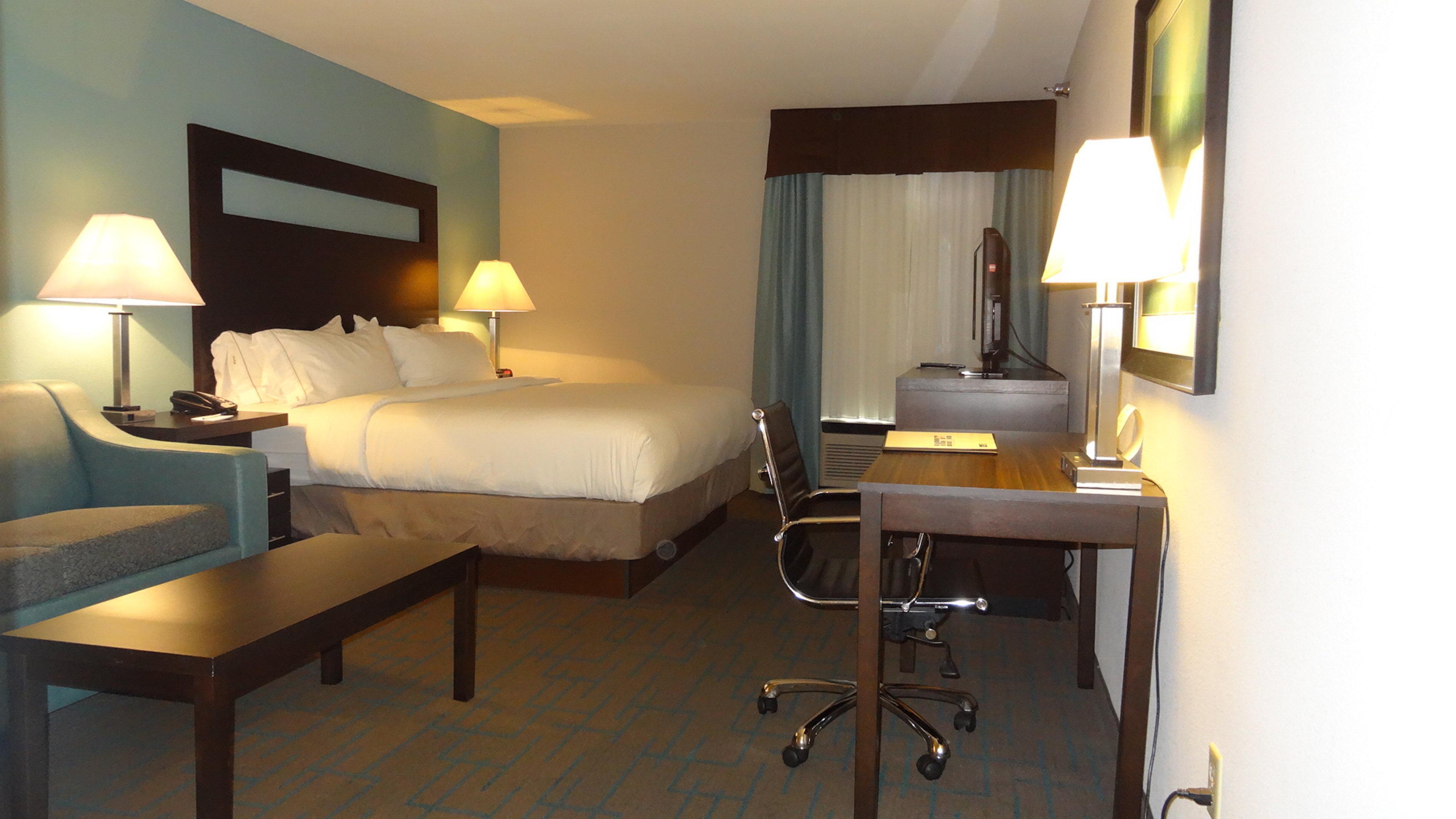 Holiday Inn Express Hotel Kansas City - Bonner Springs By Ihg Exterior photo